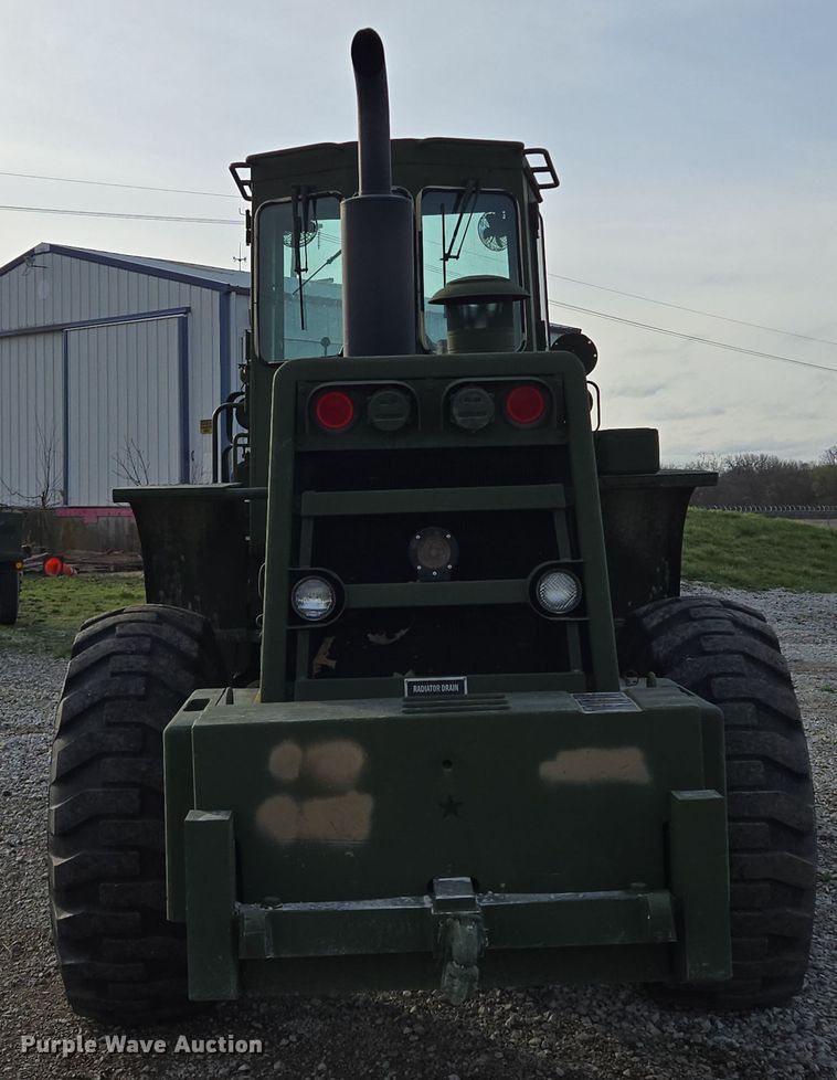 image for item EQ6957 1984 International M10A wheel loader
