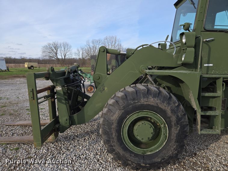 image for item EQ6957 1984 International M10A wheel loader