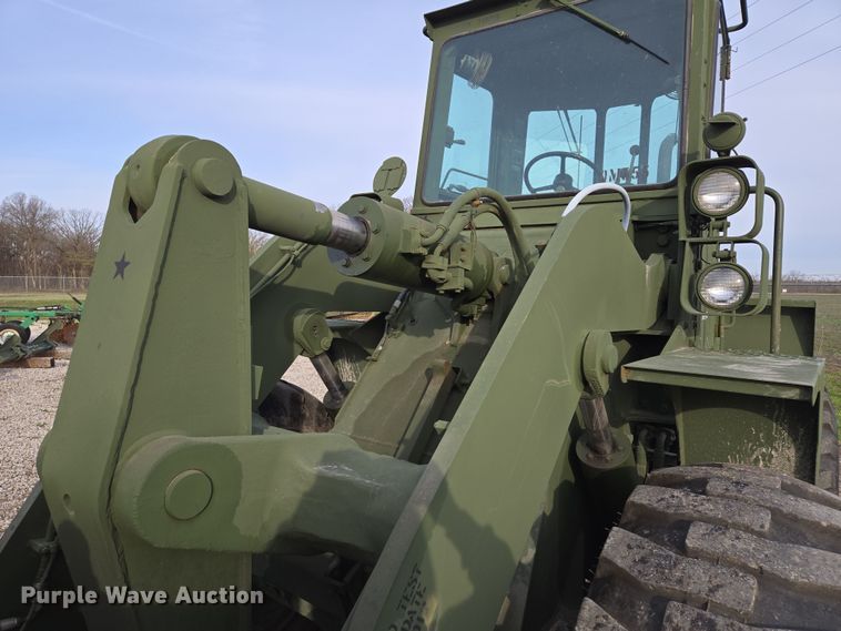 image for item EQ6957 1984 International M10A wheel loader