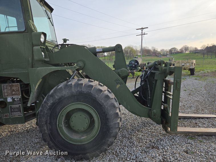 image for item EQ6957 1984 International M10A wheel loader