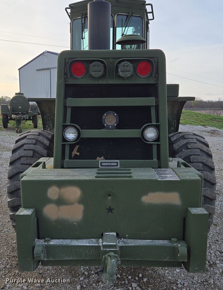 image for item EQ6957 1984 International M10A wheel loader