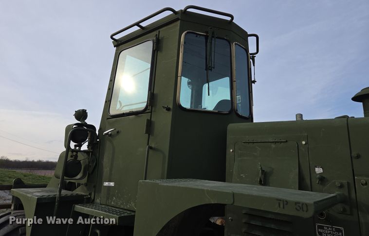 image for item EQ6957 1984 International M10A wheel loader