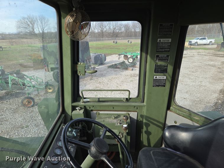 image for item EQ6957 1984 International M10A wheel loader