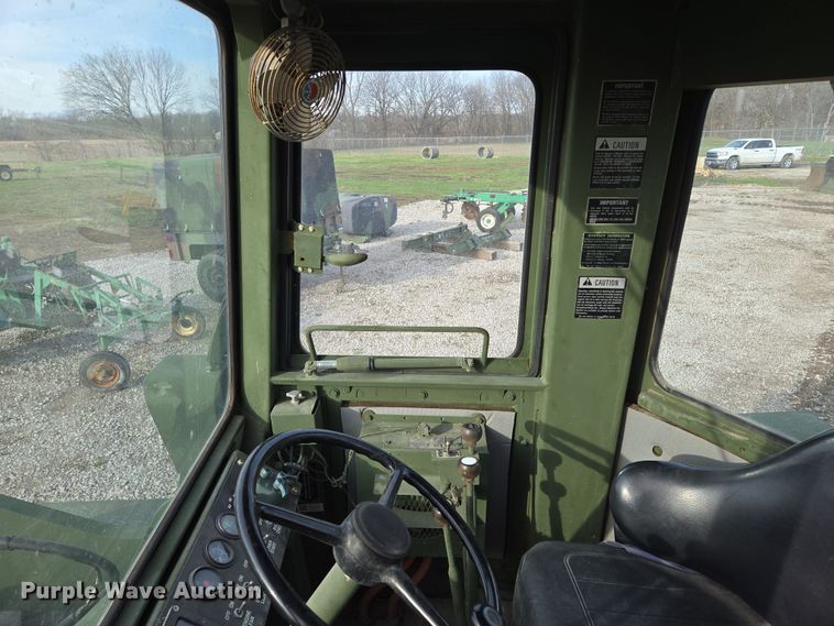 image for item EQ6957 1984 International M10A wheel loader