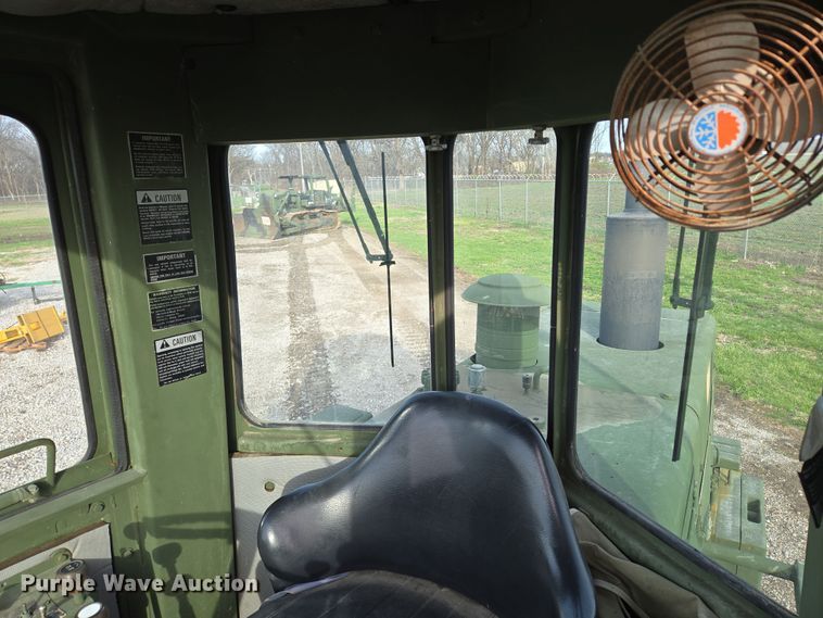 image for item EQ6957 1984 International M10A wheel loader