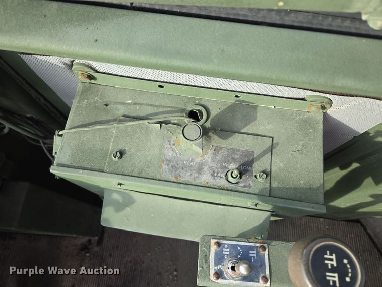 image for item EQ6957 1984 International M10A wheel loader