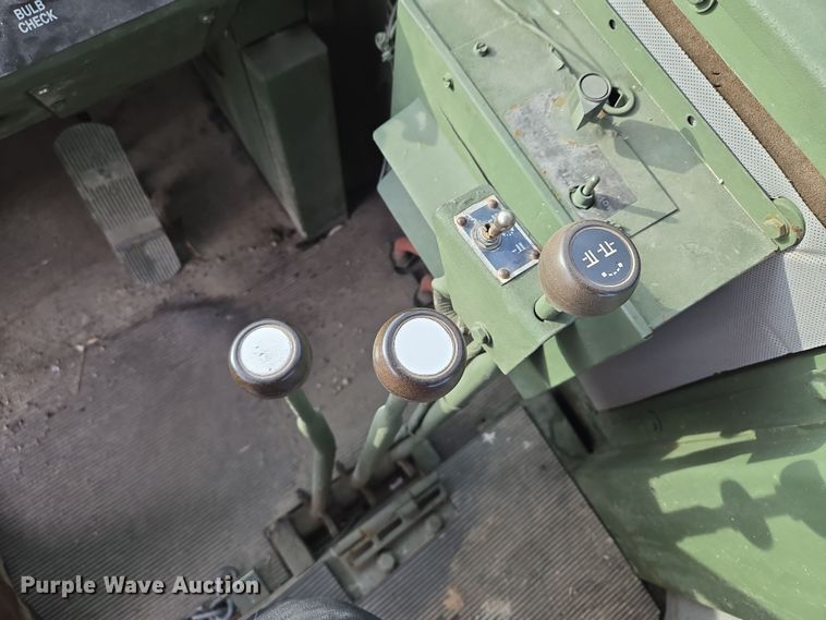 image for item EQ6957 1984 International M10A wheel loader