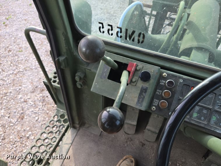 image for item EQ6957 1984 International M10A wheel loader