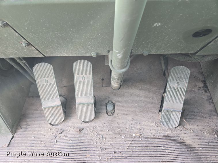 image for item EQ6957 1984 International M10A wheel loader