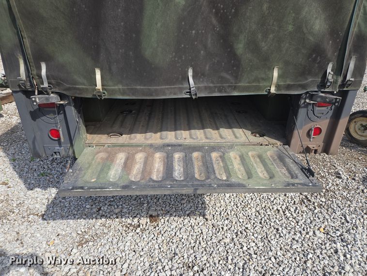 image for item EQ6963 2010 Utility trailer