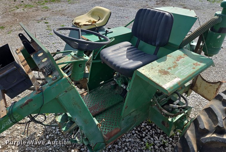 image for item EQ6964 Carter tractor