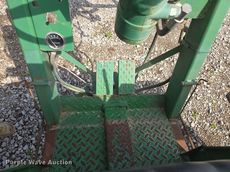 image for item EQ6964 Carter tractor