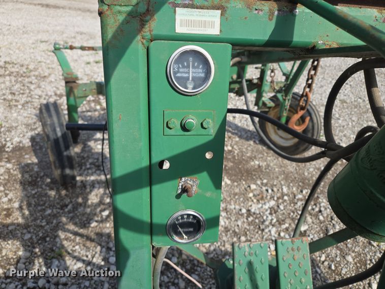 image for item EQ6964 Carter tractor