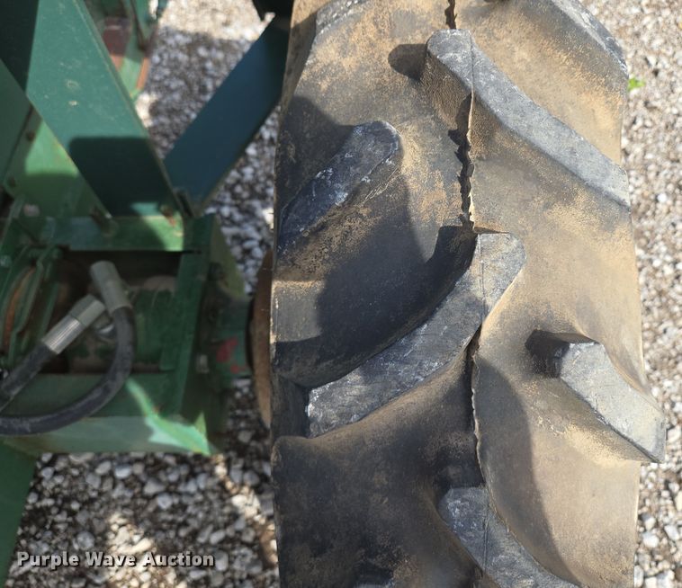 image for item EQ6964 Carter tractor