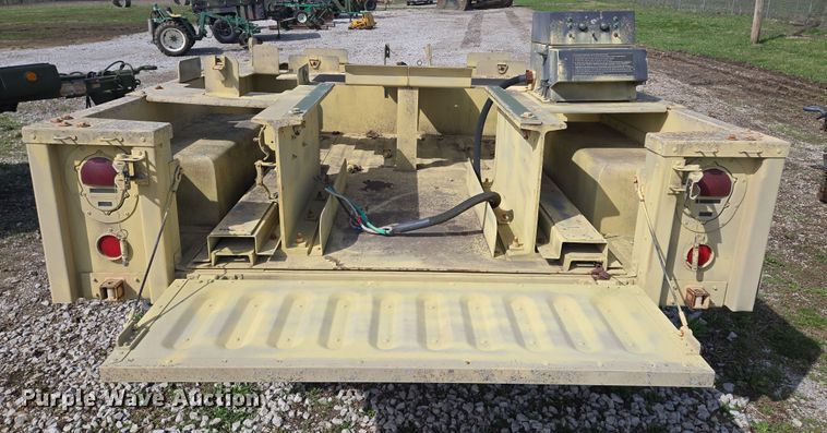 image for item EQ6966 2006 Utility trailer