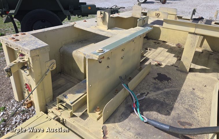 image for item EQ6966 2006 Utility trailer