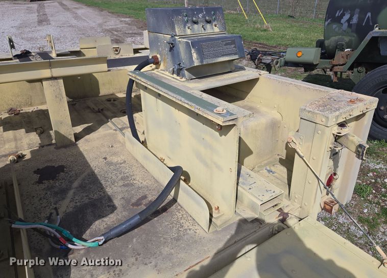 image for item EQ6966 2006 Utility trailer