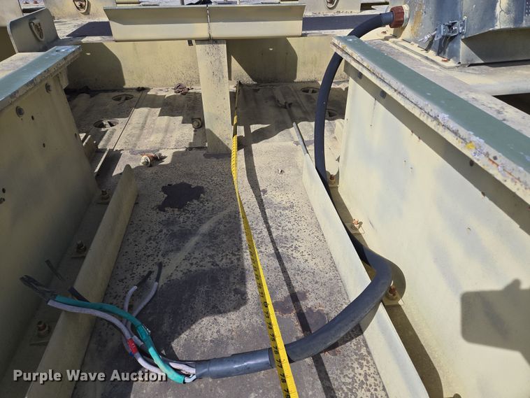 image for item EQ6966 2006 Utility trailer