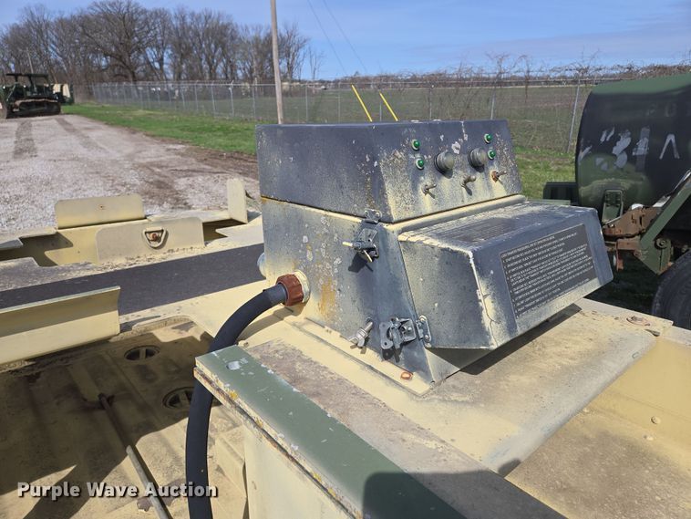 image for item EQ6966 2006 Utility trailer