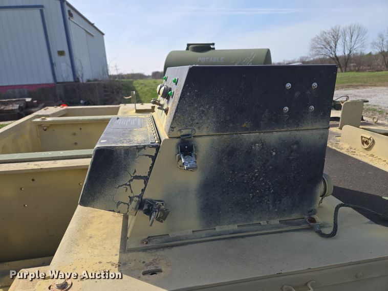 image for item EQ6966 2006 Utility trailer