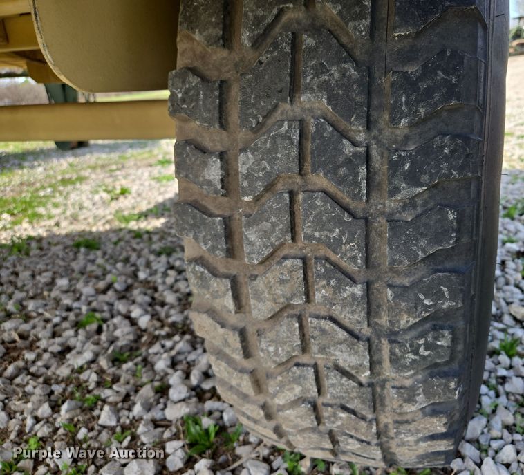 image for item EQ6966 2006 Utility trailer