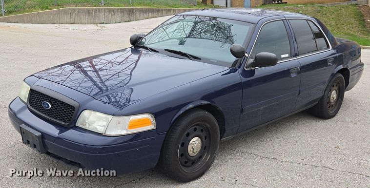 image for item EQ6972 2010 Ford Crown Victoria Police Interceptor  
