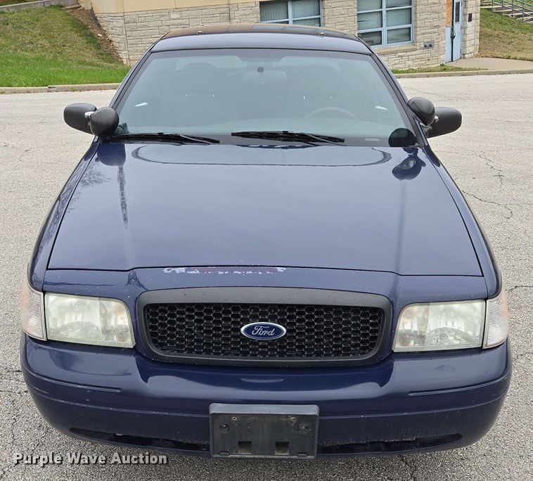 image for item EQ6972 2010 Ford Crown Victoria Police Interceptor  