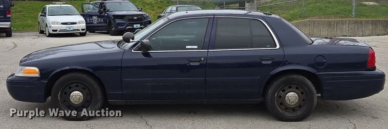 image for item EQ6972 2010 Ford Crown Victoria Police Interceptor  