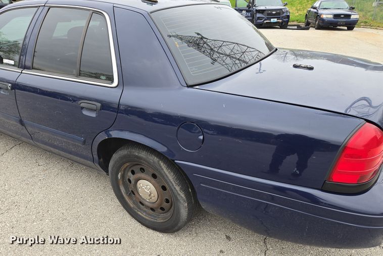 image for item EQ6972 2010 Ford Crown Victoria Police Interceptor  