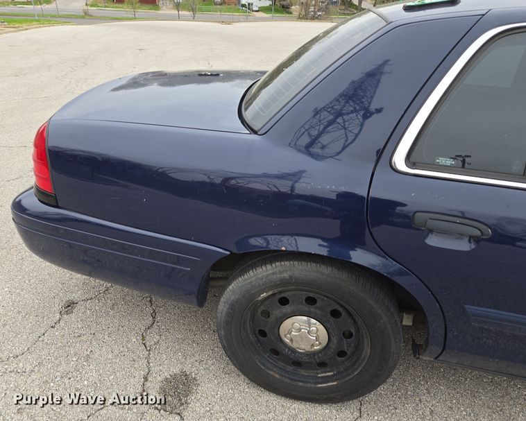 image for item EQ6972 2010 Ford Crown Victoria Police Interceptor  