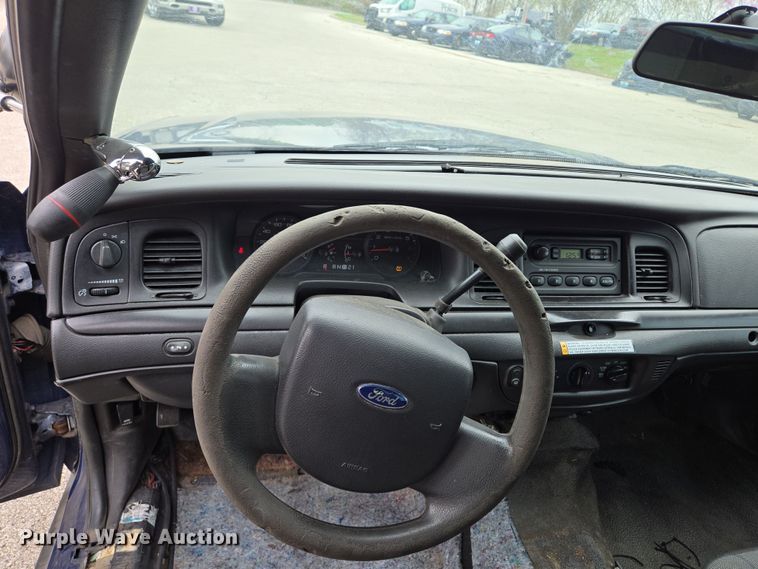 image for item EQ6972 2010 Ford Crown Victoria Police Interceptor  