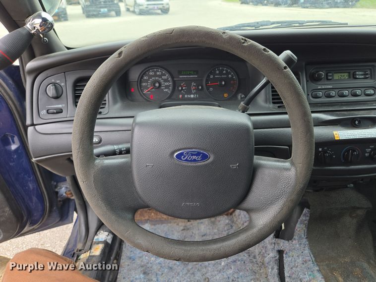 image for item EQ6972 2010 Ford Crown Victoria Police Interceptor  