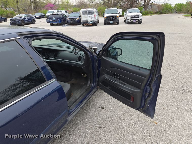 image for item EQ6972 2010 Ford Crown Victoria Police Interceptor  