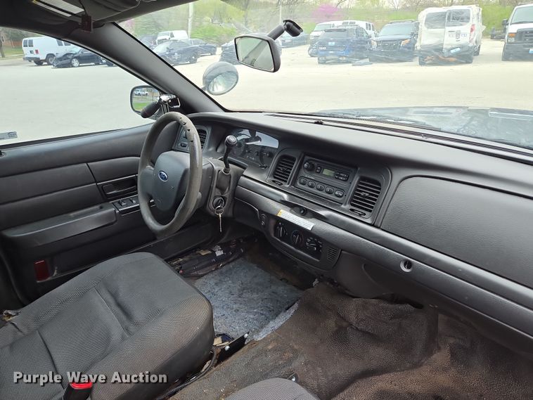 image for item EQ6972 2010 Ford Crown Victoria Police Interceptor  