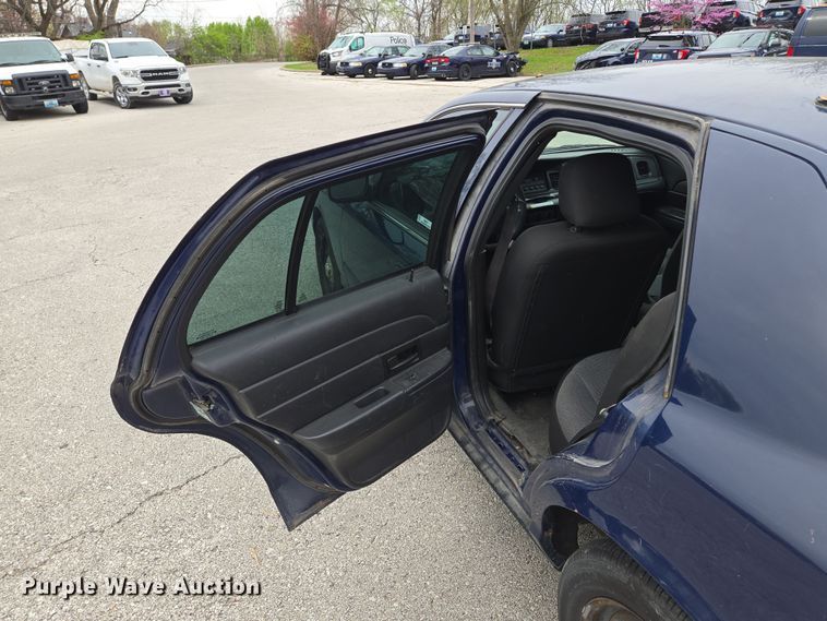 image for item EQ6972 2010 Ford Crown Victoria Police Interceptor  