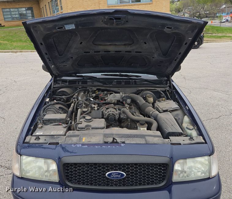 image for item EQ6972 2010 Ford Crown Victoria Police Interceptor  