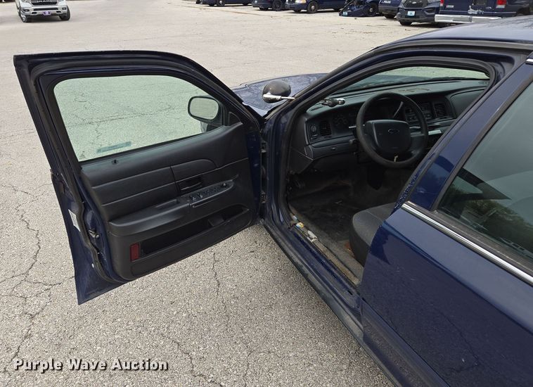 image for item EQ6973 2009 Ford  Crown Victoria Police Interceptor 