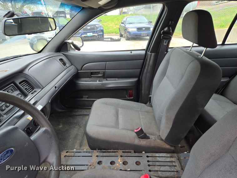 image for item EQ6973 2009 Ford  Crown Victoria Police Interceptor 