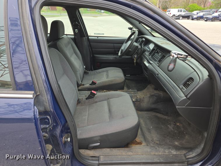 image for item EQ6973 2009 Ford  Crown Victoria Police Interceptor 