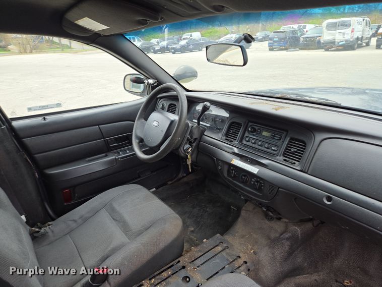 image for item EQ6973 2009 Ford  Crown Victoria Police Interceptor 