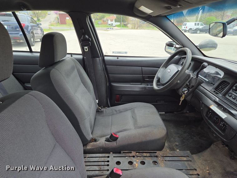 image for item EQ6973 2009 Ford  Crown Victoria Police Interceptor 
