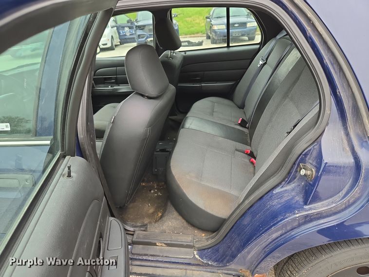 image for item EQ6973 2009 Ford  Crown Victoria Police Interceptor 