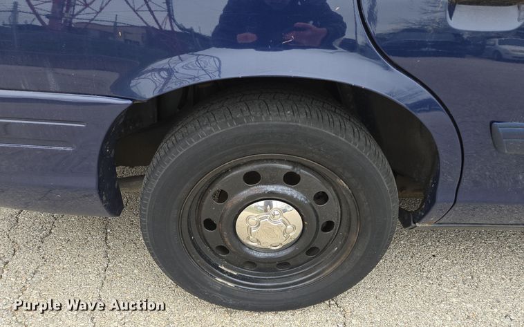 image for item EQ6973 2009 Ford  Crown Victoria Police Interceptor 