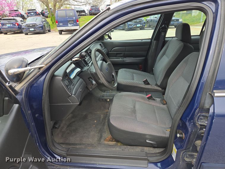 image for item EQ6974 2009 Ford Crown Victoria Police Interceptor 