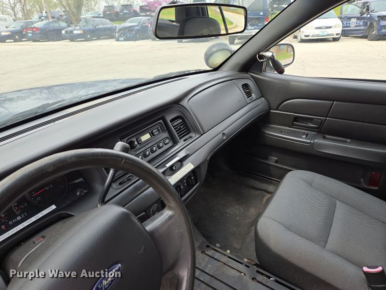 image for item EQ6974 2009 Ford Crown Victoria Police Interceptor 
