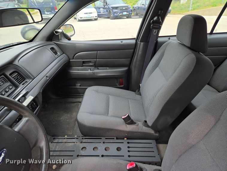 image for item EQ6974 2009 Ford Crown Victoria Police Interceptor 