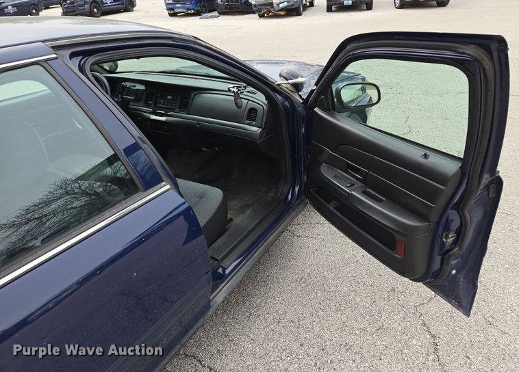 image for item EQ6974 2009 Ford Crown Victoria Police Interceptor 