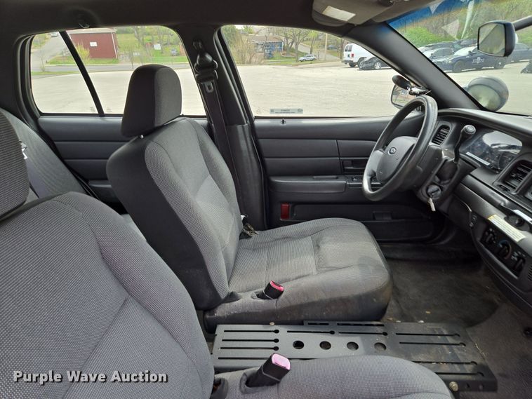 image for item EQ6974 2009 Ford Crown Victoria Police Interceptor 