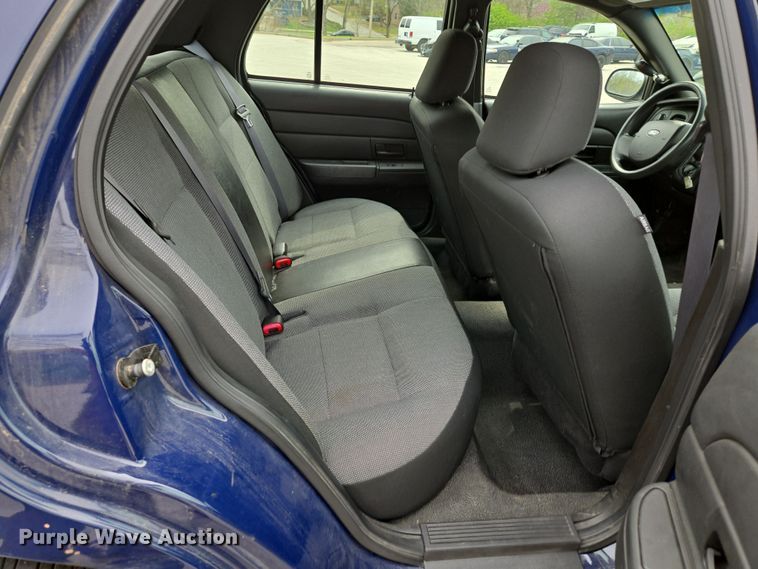 image for item EQ6974 2009 Ford Crown Victoria Police Interceptor 