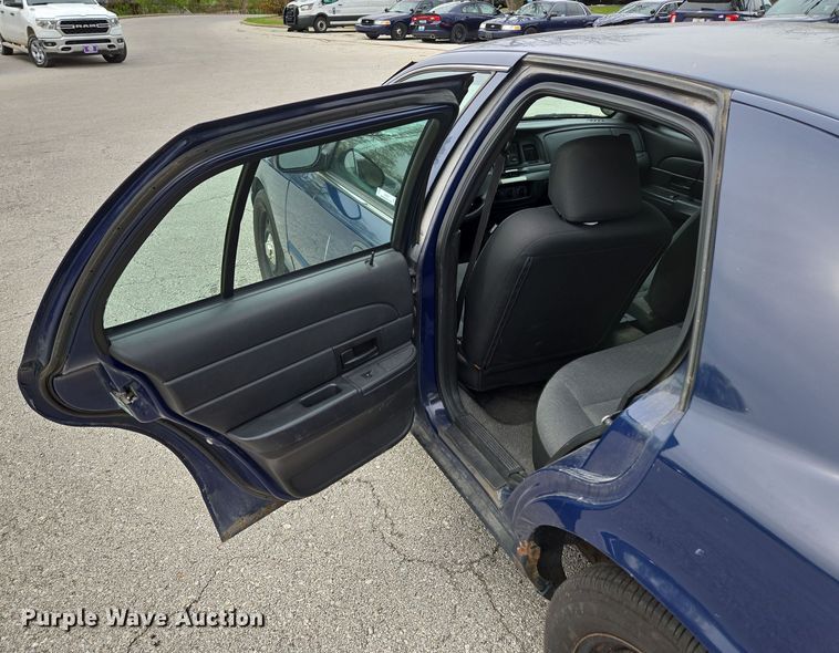 image for item EQ6974 2009 Ford Crown Victoria Police Interceptor 